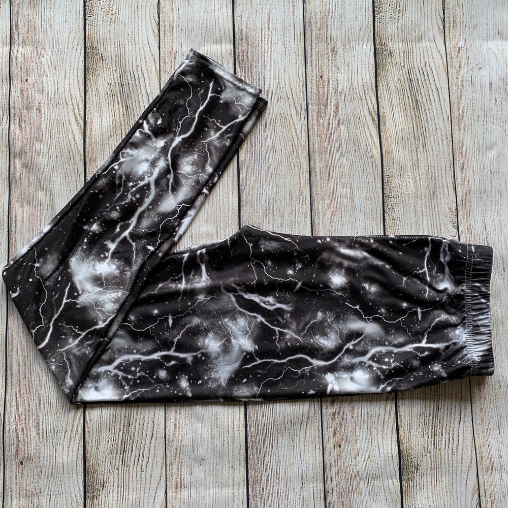 NOLLIA | Black and White lightening leggings